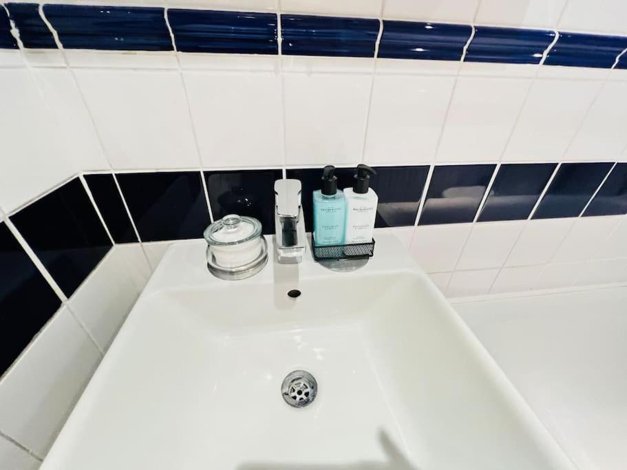 Cosy Cottage In Central Reading Free Parking & Fast Wifi Eksteriør bilde